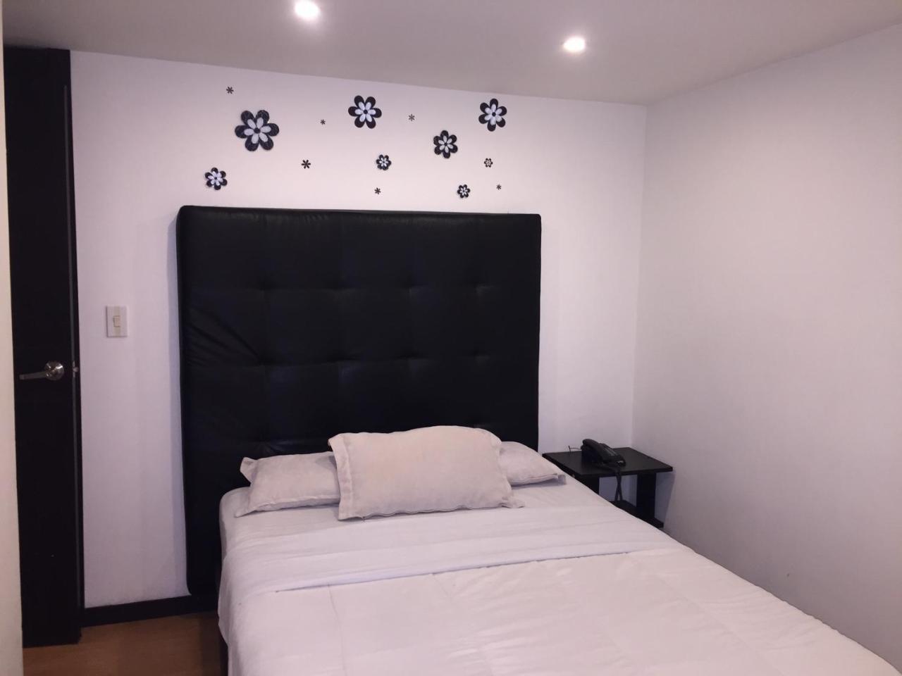 Hotel Montecarlo Boutique Bogota Bagian luar foto