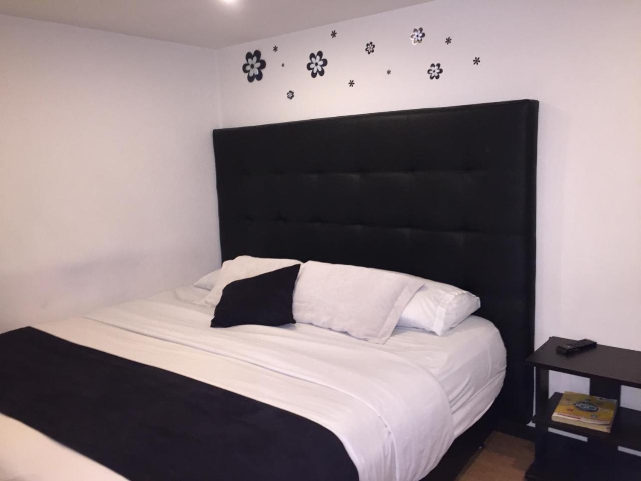 Hotel Montecarlo Boutique Bogota Bagian luar foto