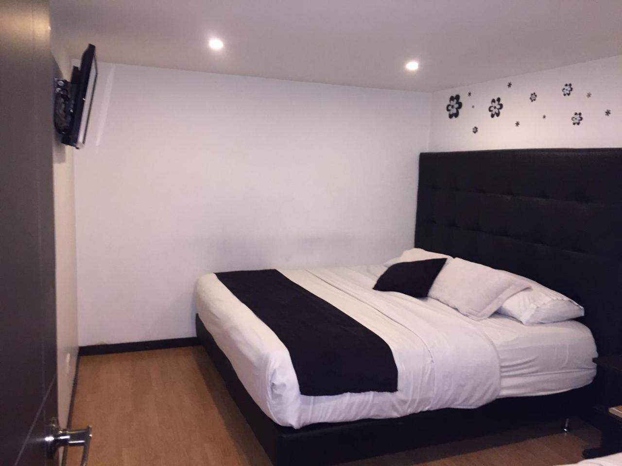 Hotel Montecarlo Boutique Bogota Bagian luar foto
